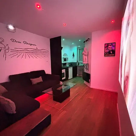 La Dom Perignon Jacuzzi Et Sauna Au Centre *