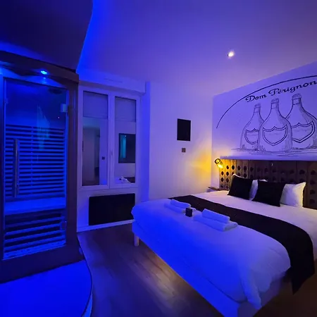La Dom Perignon Jacuzzi Et Sauna Au Centre Apartman Épernay