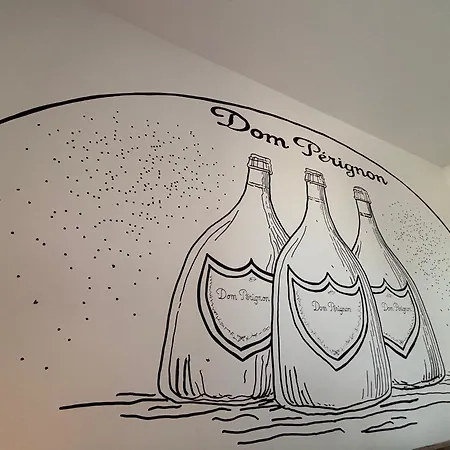 La Dom Perignon Jacuzzi Et Sauna Au Centre * Эперне