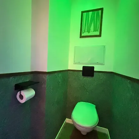 La Dom Perignon Jacuzzi Et Sauna Au Centre