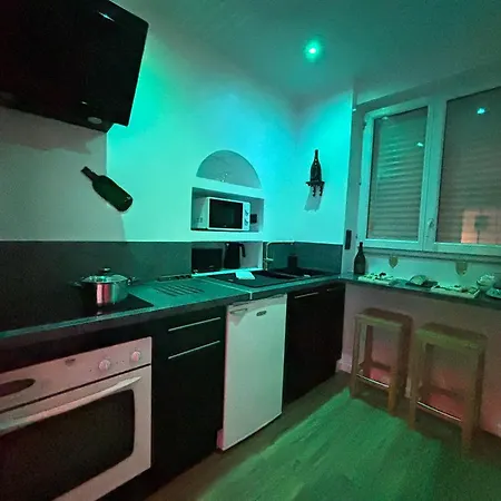 La Dom Perignon Jacuzzi Et Sauna Au Centre Апартаменты