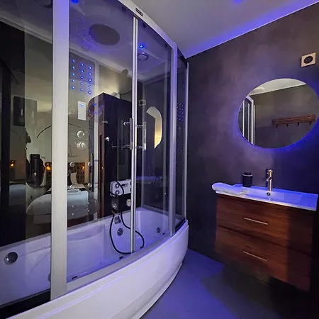 Апартаменты La Dom Perignon Jacuzzi Et Sauna Au Centre