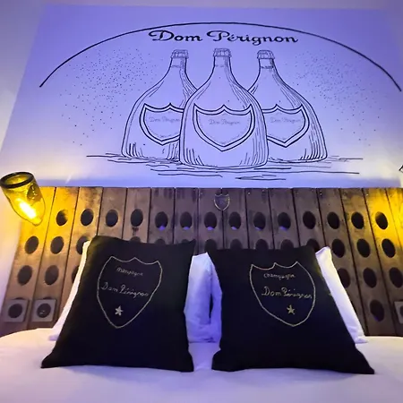 La Dom Perignon Jacuzzi Et Sauna Au Centre Апартаменты *