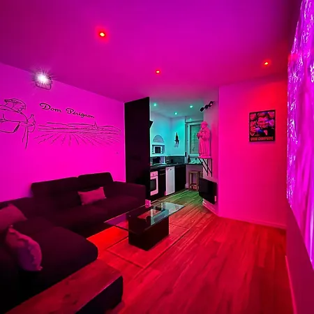 La Dom Perignon Jacuzzi Et Sauna Au Centre Apartman Épernay