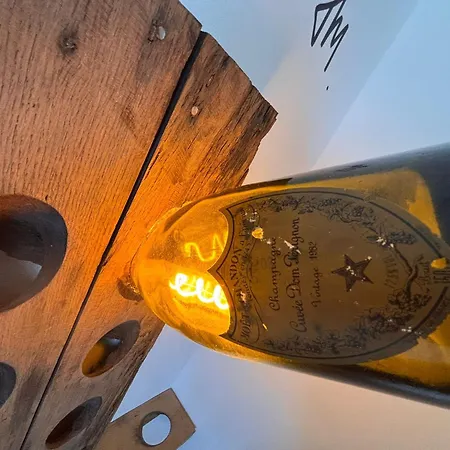 La Dom Perignon Jacuzzi Et Sauna Au Centre Apartman *